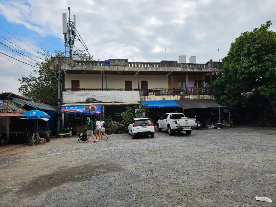 Parkovanie v lokalite Hin Ta Hin Yai