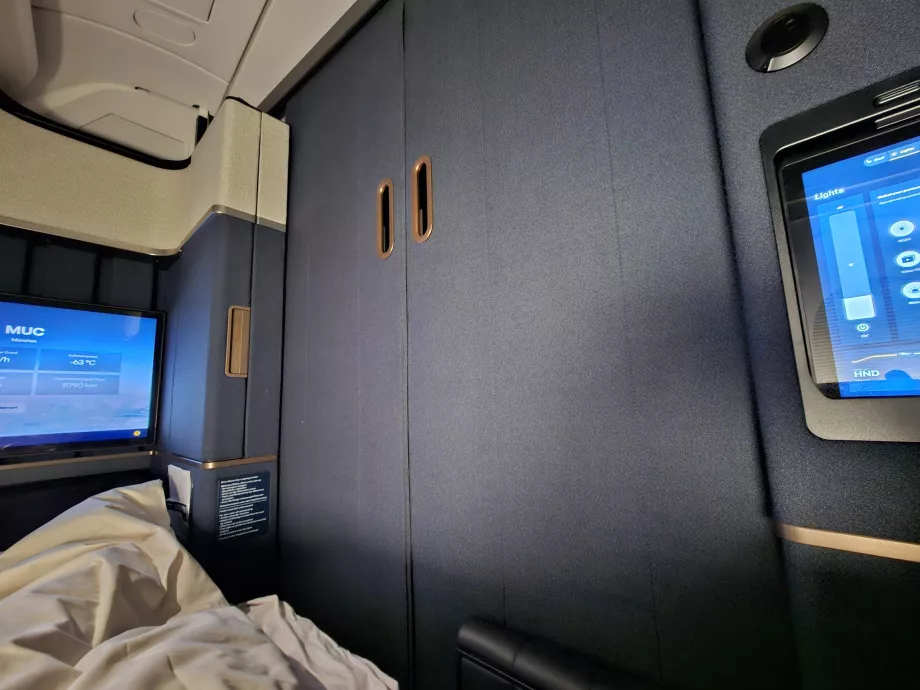 Zatvorené dvere môjho apartmánu