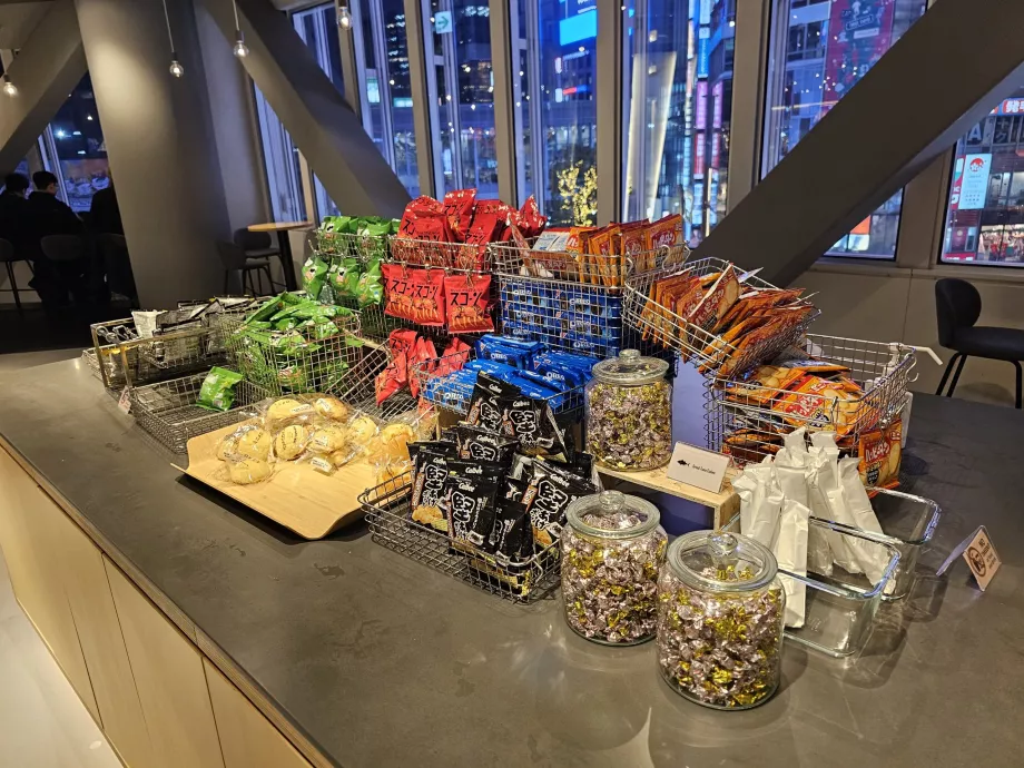 Spoločný salónik, občerstvenie