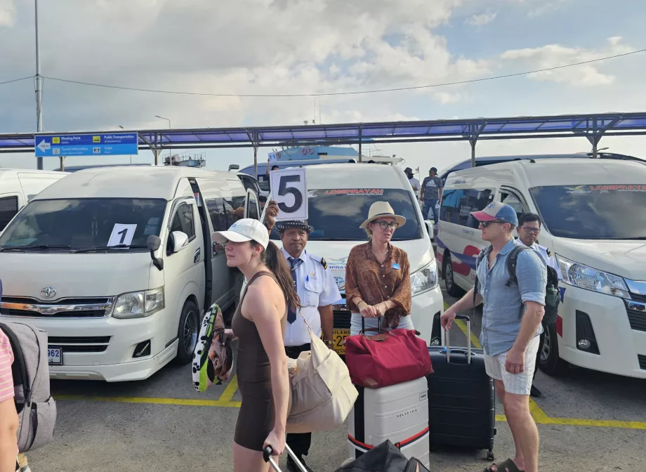 Minivany na móle Nathon