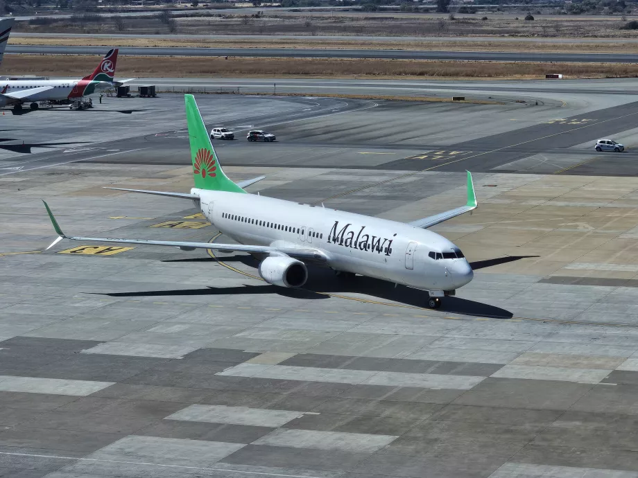 Malawi Airlines, Boeing 737 na letisku v Johannesburgu