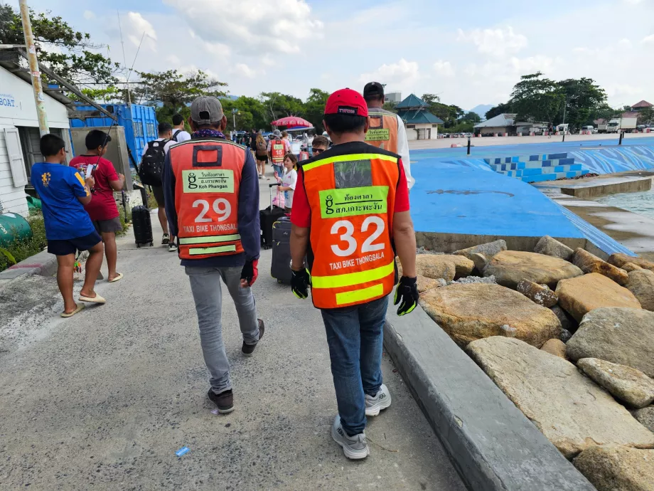 Taxi Bike, vodiči čakajú v prístave