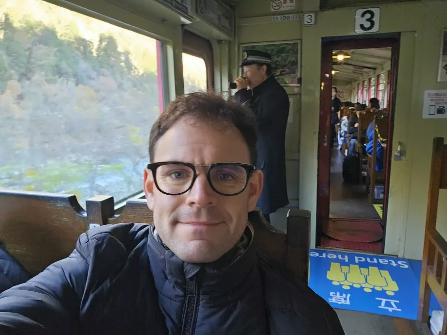 Ja v romantickom vlaku Sagano