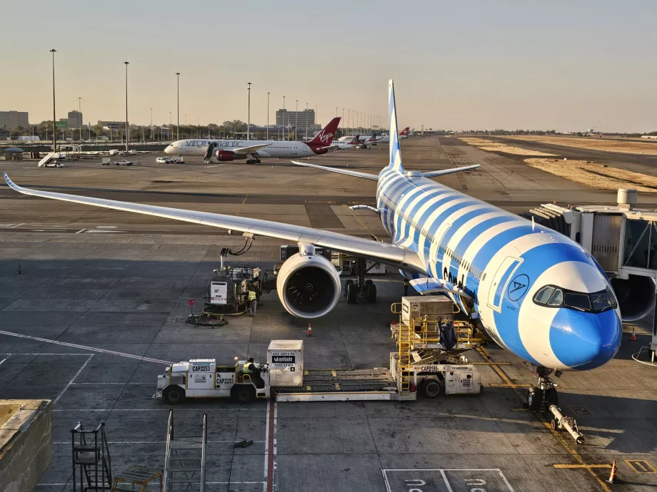 Airbus A330-900 na letisku v Johannesburgu