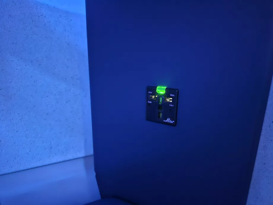 Zásuvka na nabíjanie elektroniky