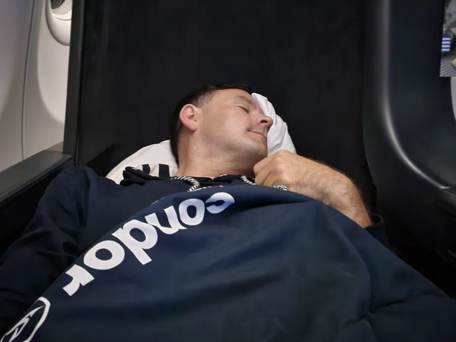 Spím na sedadle premiéra