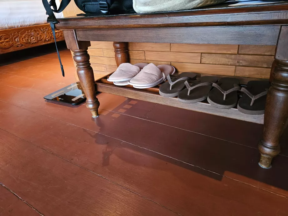 Papuče, žabky a šplhacie váhy