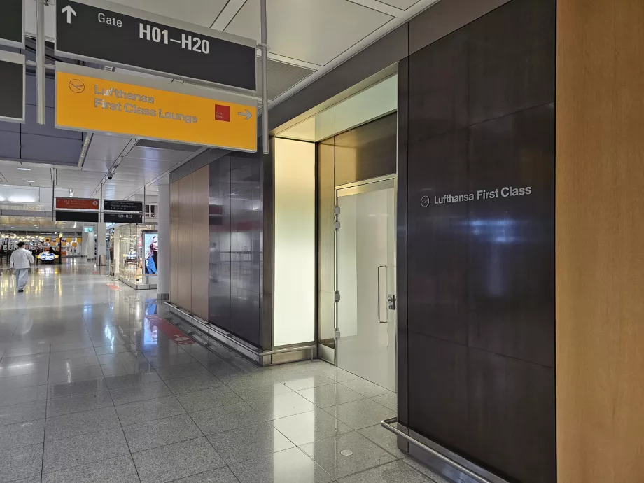 Salónik prvej triedy (hlavný terminál)