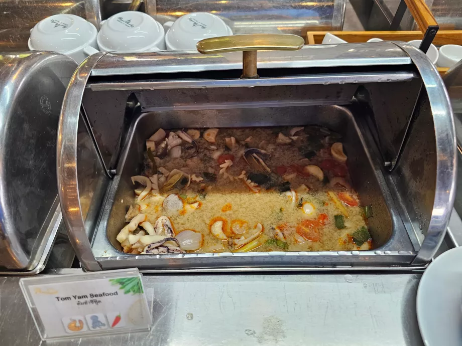 Raňajky: polievka Tom Yam