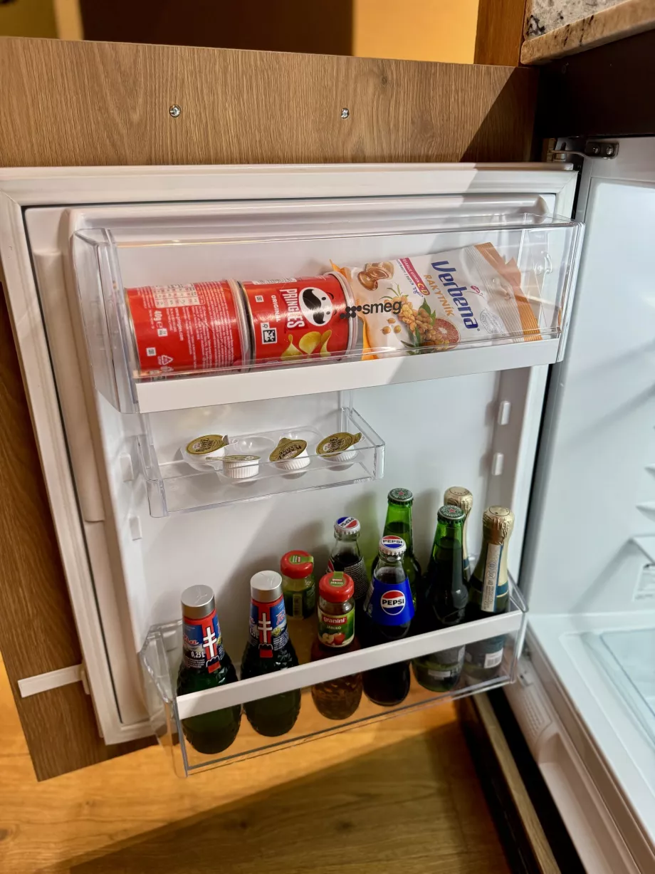Chladnička s bezplatným minibarom
