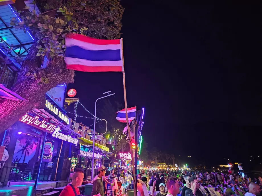 Párty pri splne mesiaca