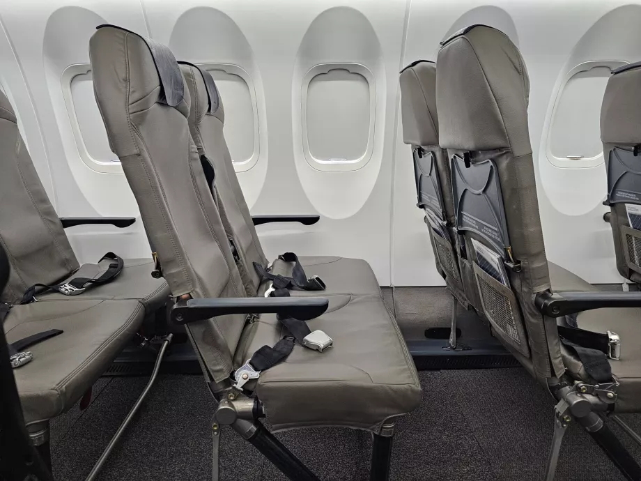 Priestor na nohy, Porter Airlines
