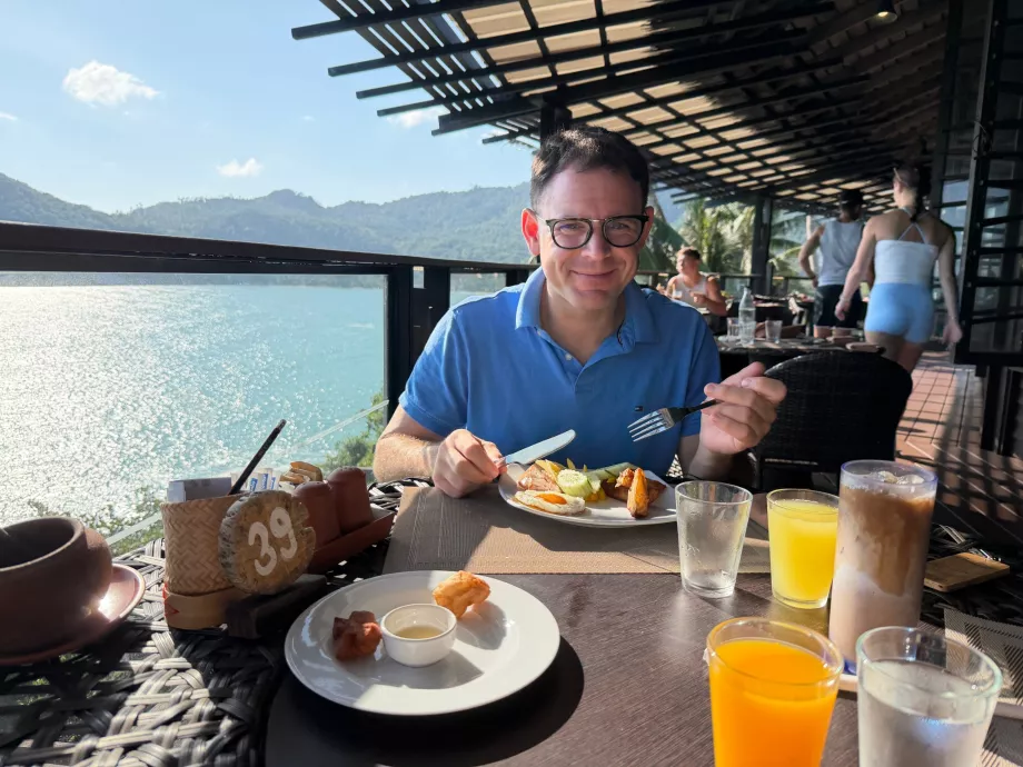 Ja na hotelových raňajkách