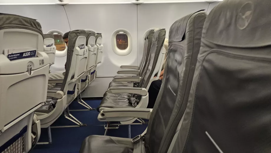 Ekonomická trieda, Airbus A320