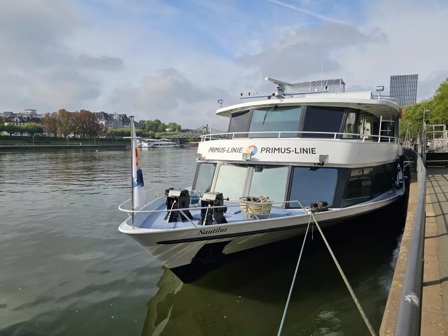 Loď Primus Line