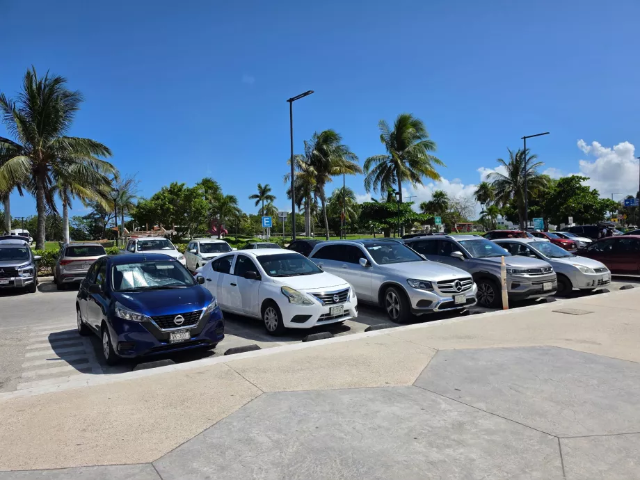 Bezplatné parkovisko pri Playa Langosta