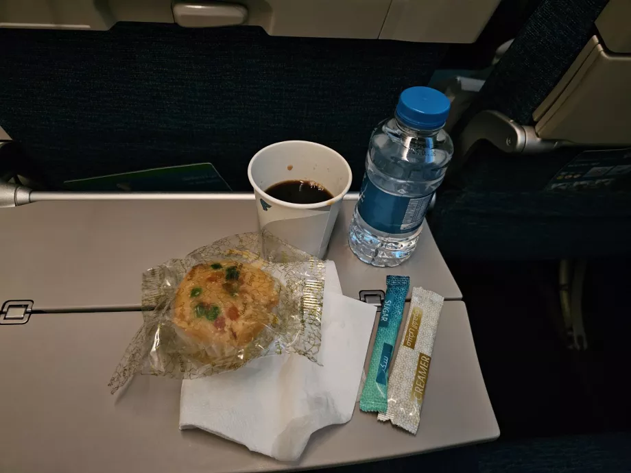 Raňajky na lete FRA-MCT