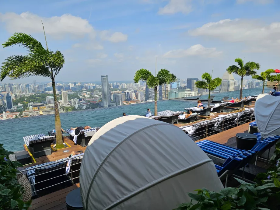 Nekonečný bazén MBS