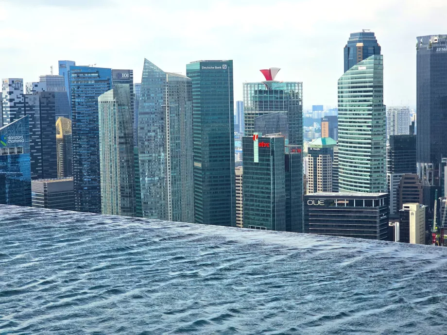 Nekonečný bazén v Marina Bay Sands