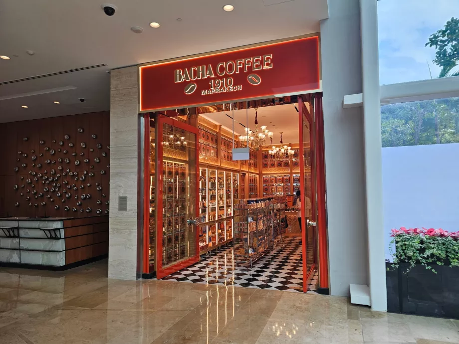 Obchody v hotelovej hale