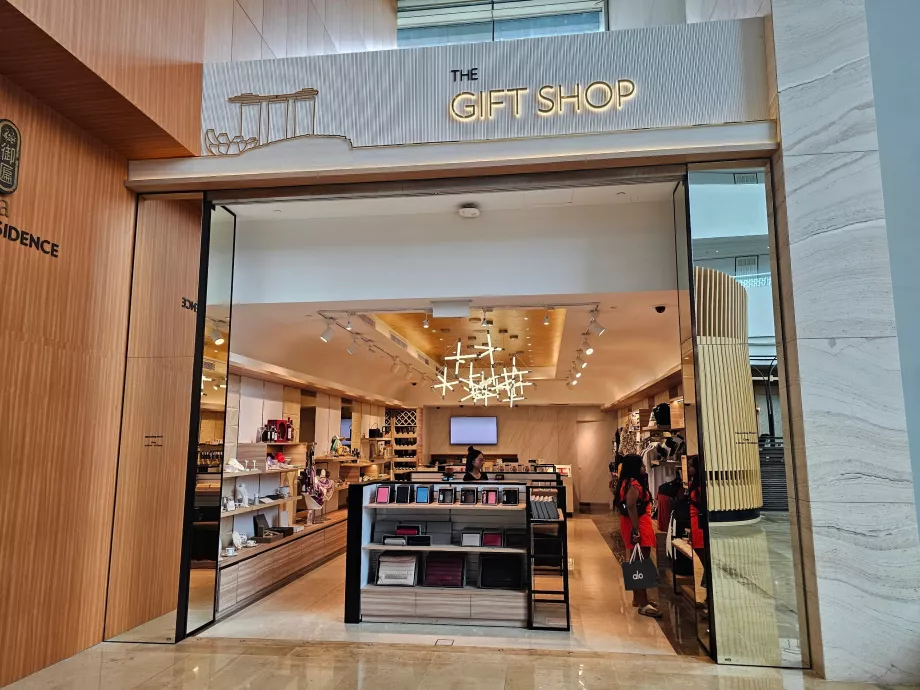 Obchody v hotelovej hale