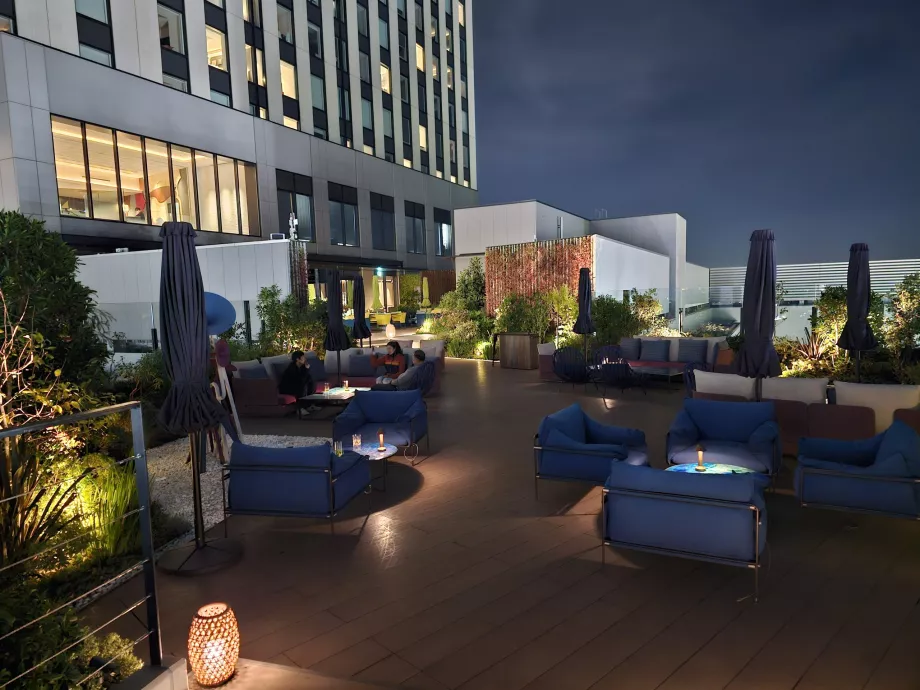 Vonkajšia terasa reštaurácie Galéria 11