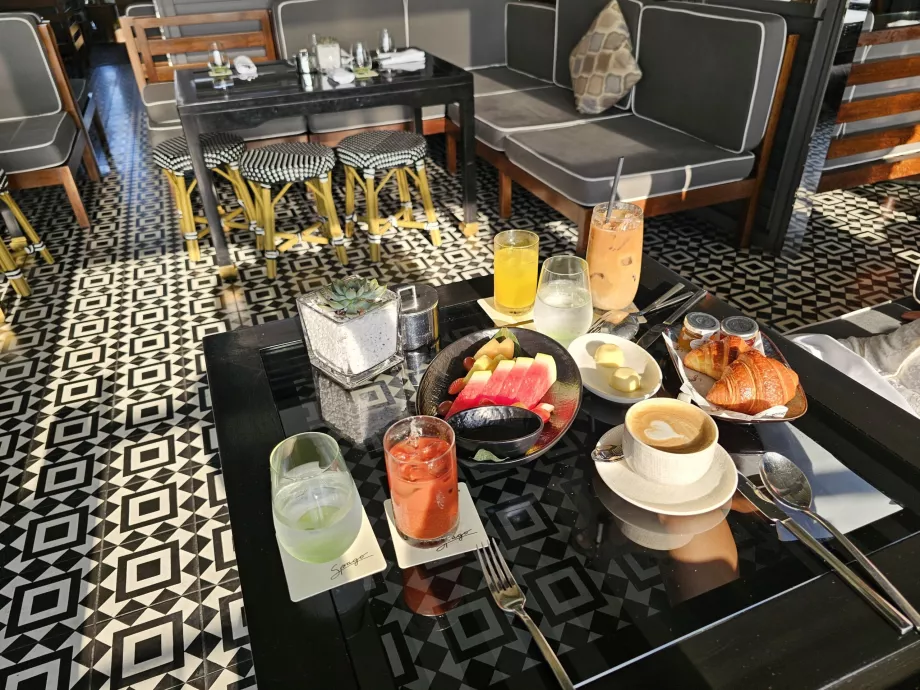 Raňajky v bare Spago