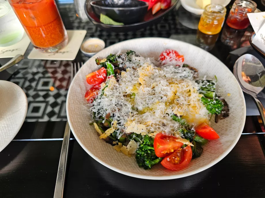 Raňajky v bare Spago