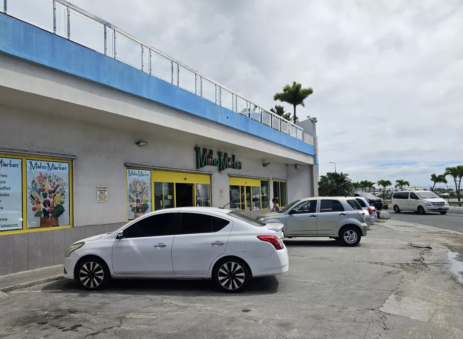 Trh Maho Market