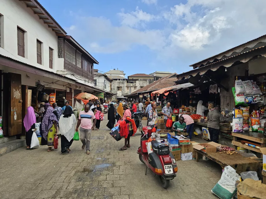 Darajani Souk, predaj potravín