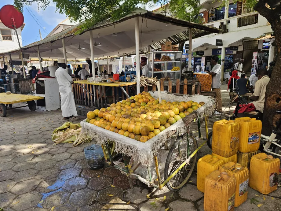 Darajani Souk, pouličné jedlo