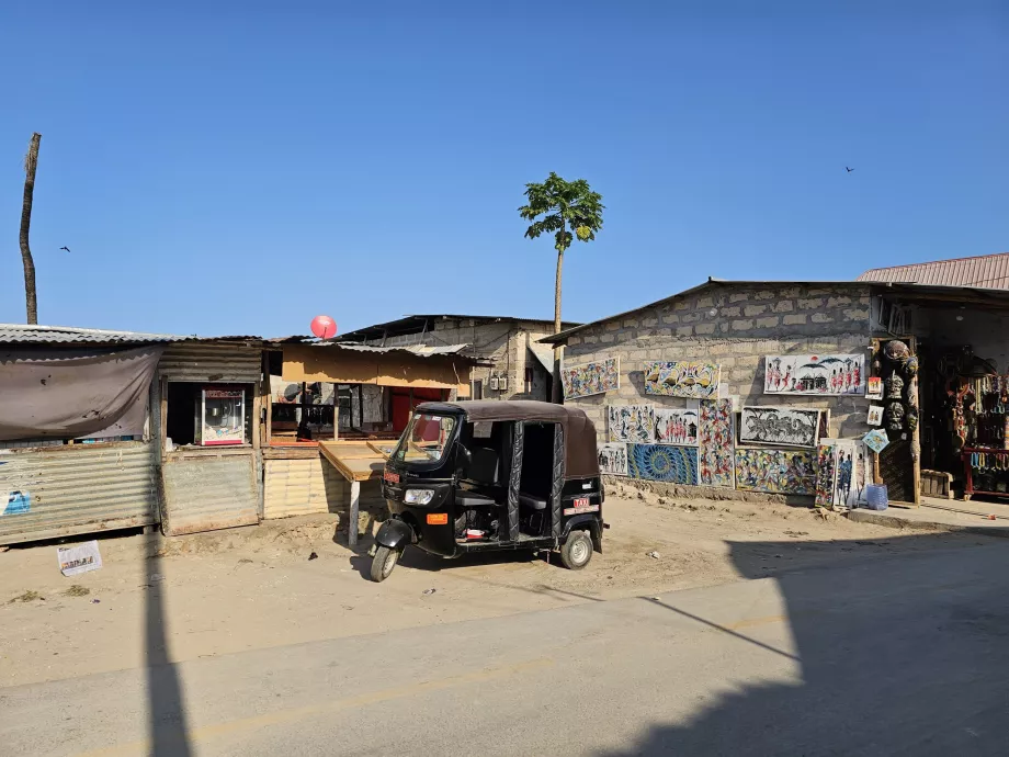 Tuk tuk v Nungwi