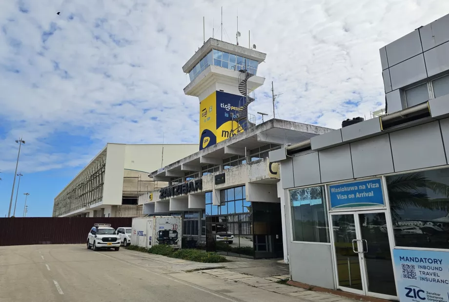Letisková riadiaca veža