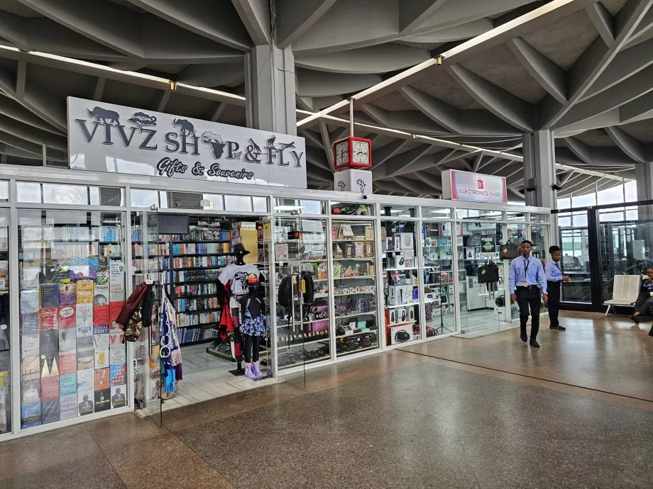 Obchod so suvenírmi, tranzitná zóna, terminál 2