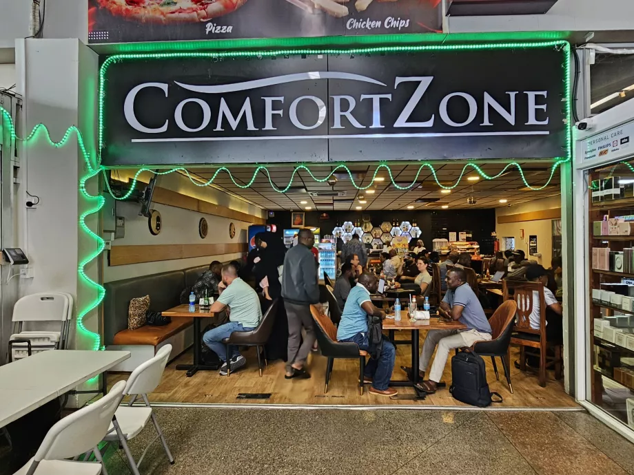 Reštaurácie, tranzitná zóna, terminál 2