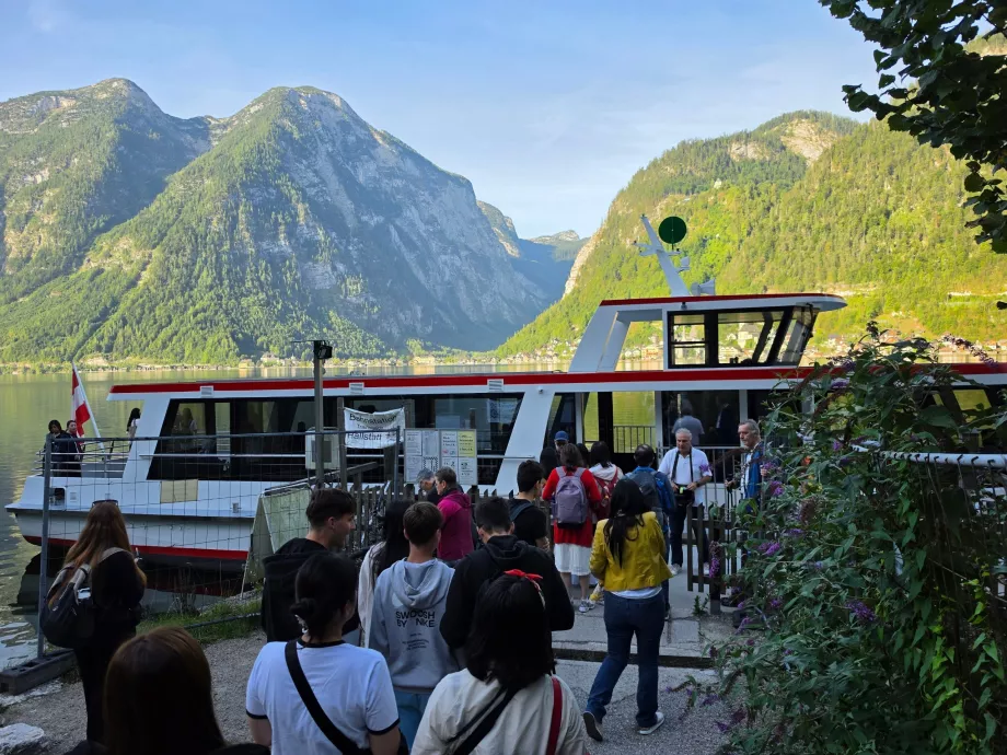 Trajekt z železničnej stanice do Hallstattu