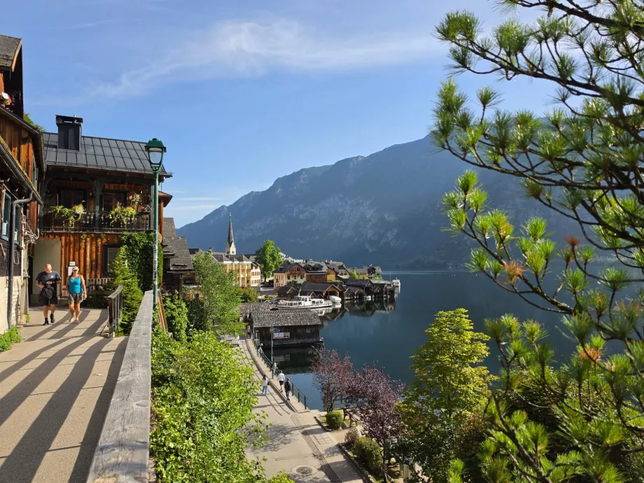 Pohľad na Hallstatt z ulice Hallberg