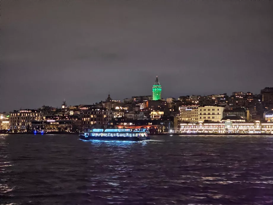 Nočná plavba trajektom