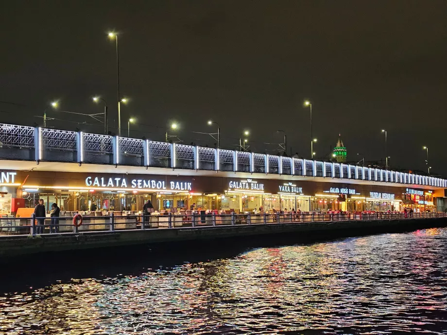 Galatský most v noci