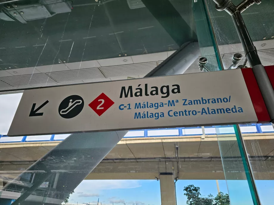Nástupište 2, smer centrum Málagy