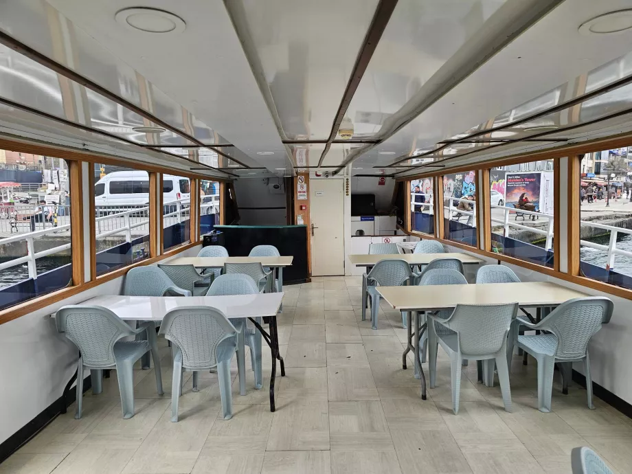 Interiér lode k Panenskej veži