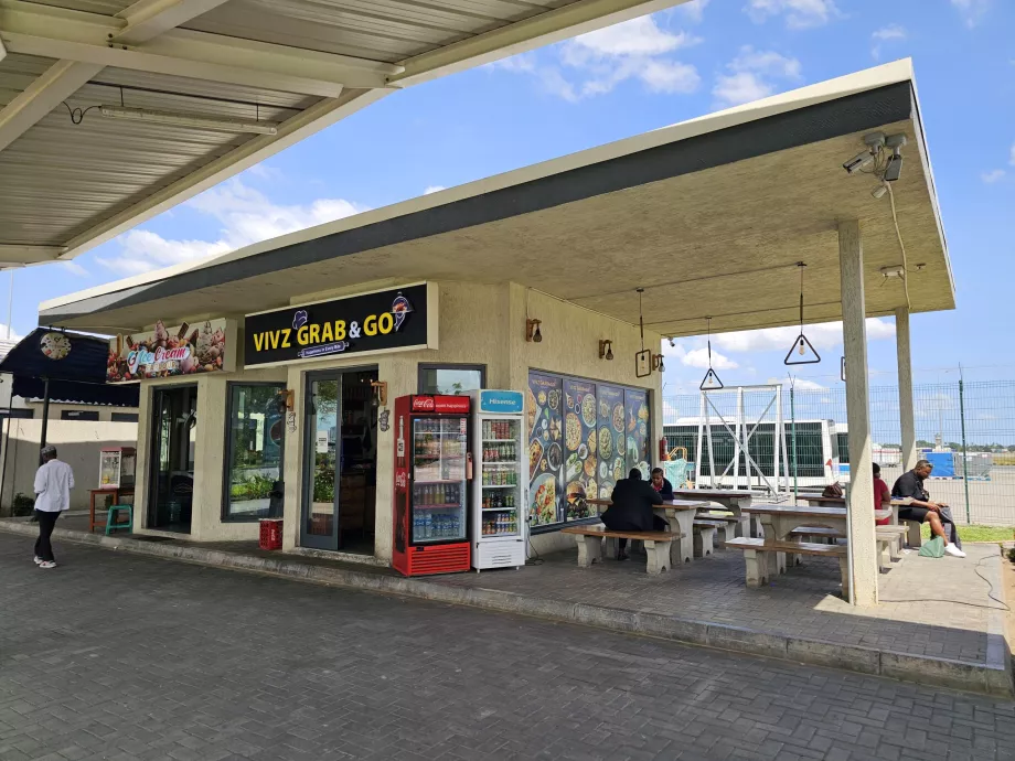 Občerstvenie medzi terminálmi 2 a 3