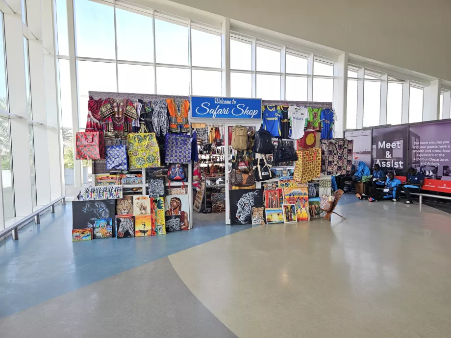 Obchod so suvenírmi, verejný priestor, terminál 3