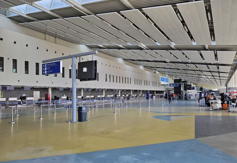 Terminál 3, odbavovacie pulty