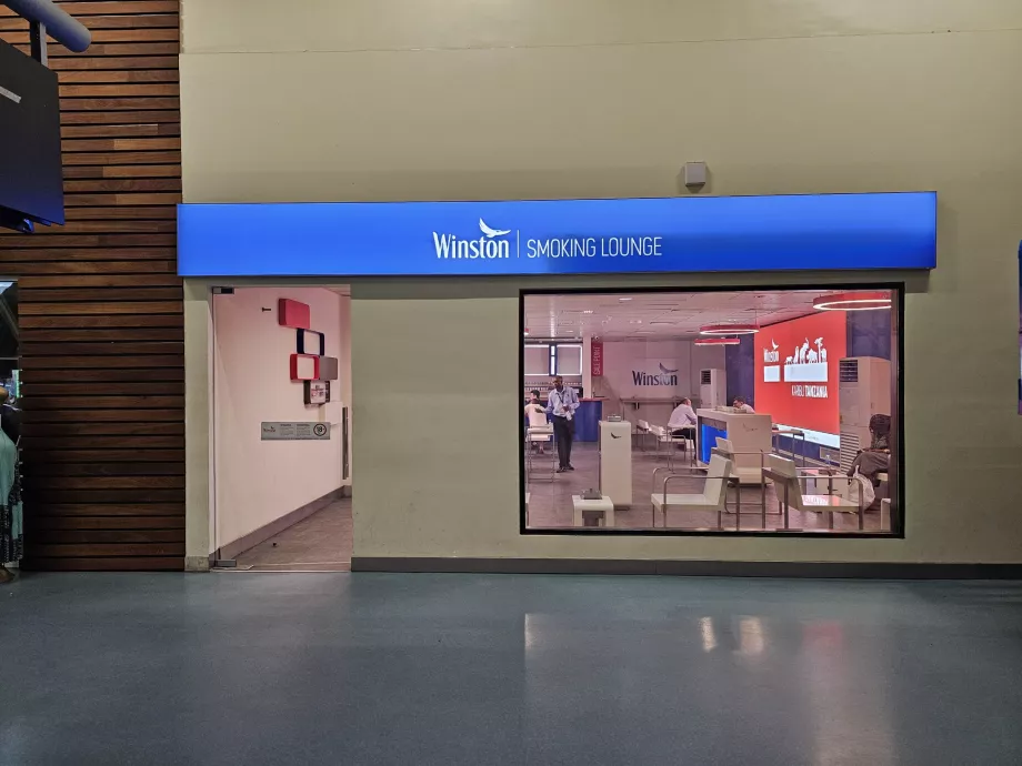 Fajčiarska miestnosť, terminál 3, tranzitná časť