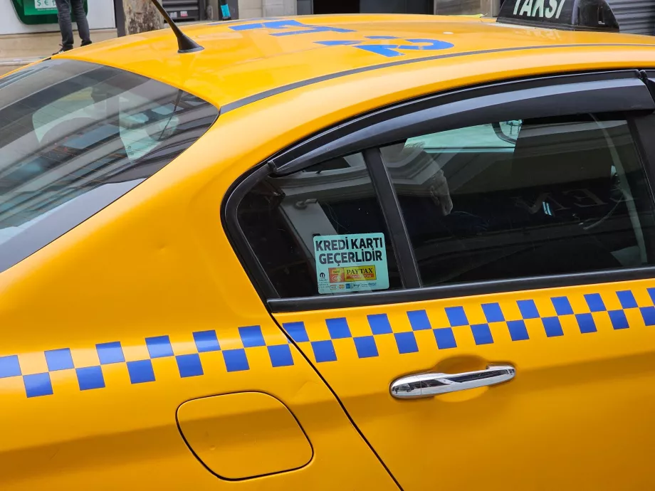 Možnosť platby kartou v taxíku