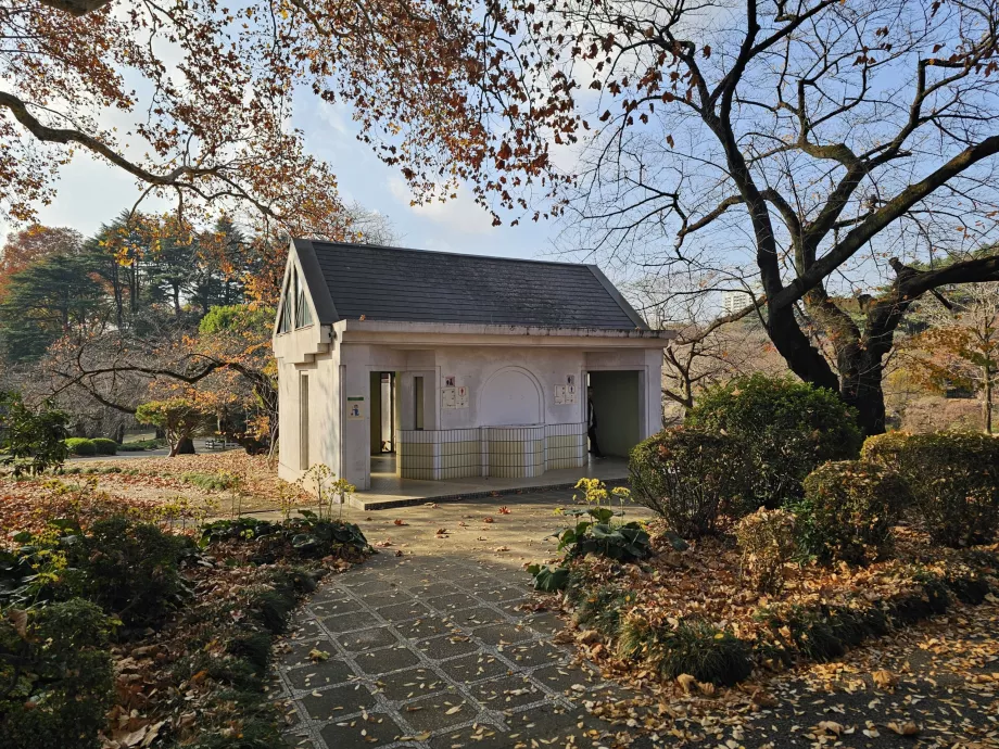 Národná záhrada Shinjuku Gyoen, bezplatné WC