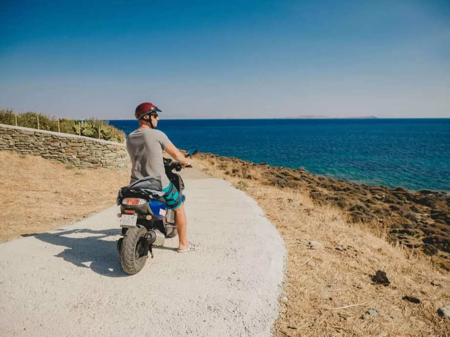 Tinos na skútri
