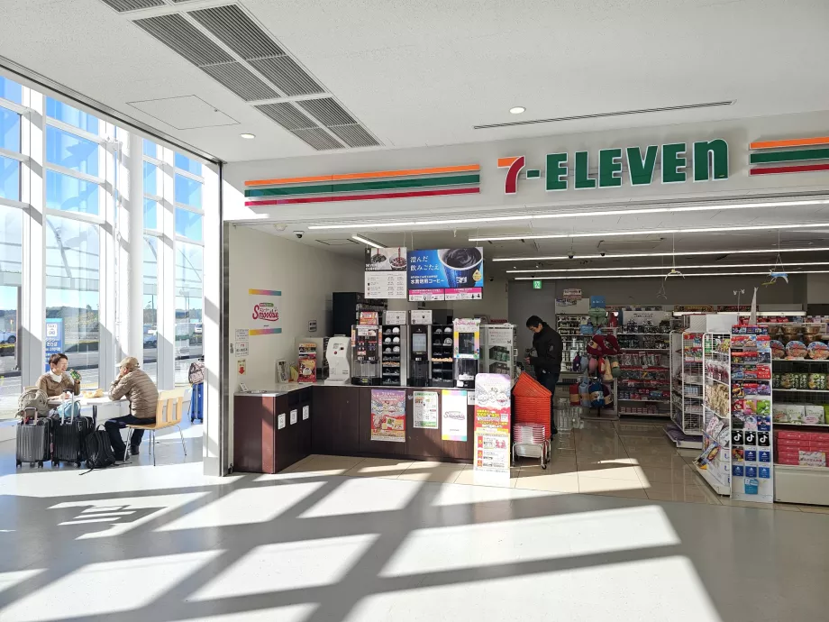 7-Eleven, prízemie, verejná časť