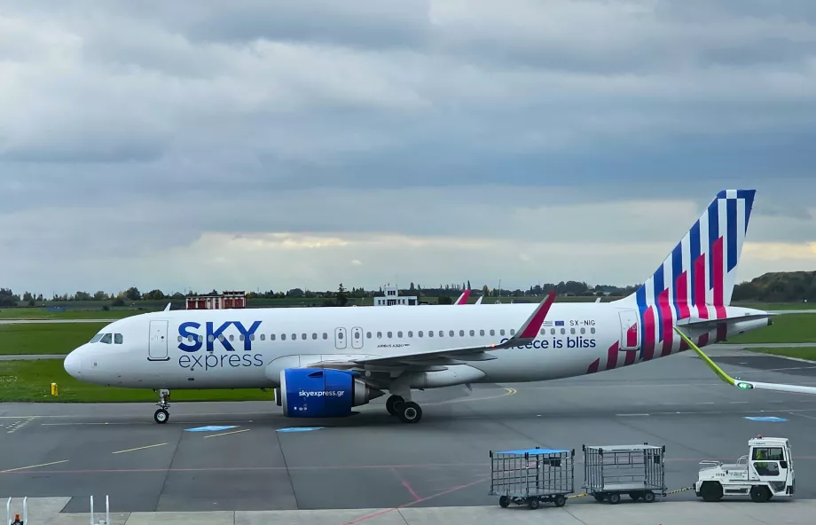 Sky Express, Airbus A320 na letisku Praha PRG